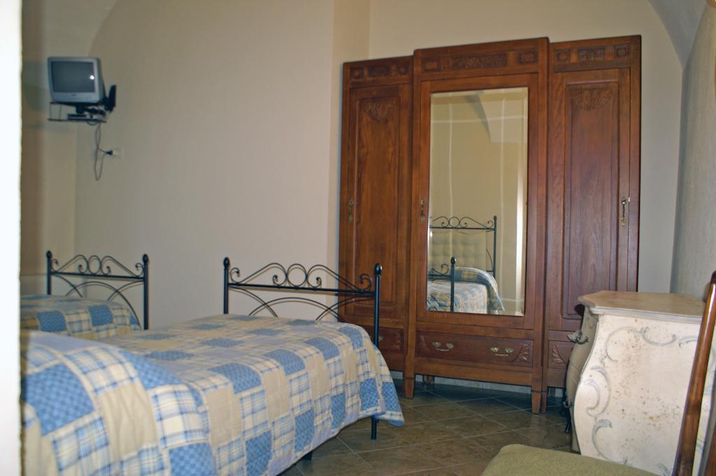 Hotel Porta Santa Maria Busca Extérieur photo