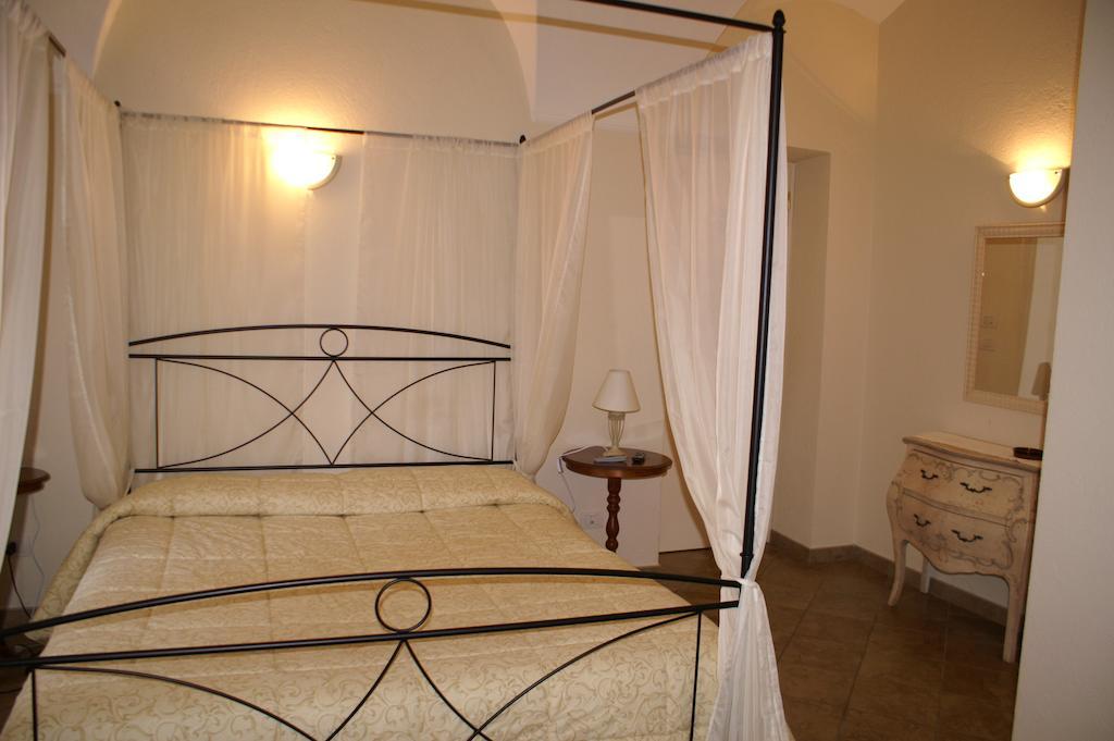 Hotel Porta Santa Maria Busca Chambre photo